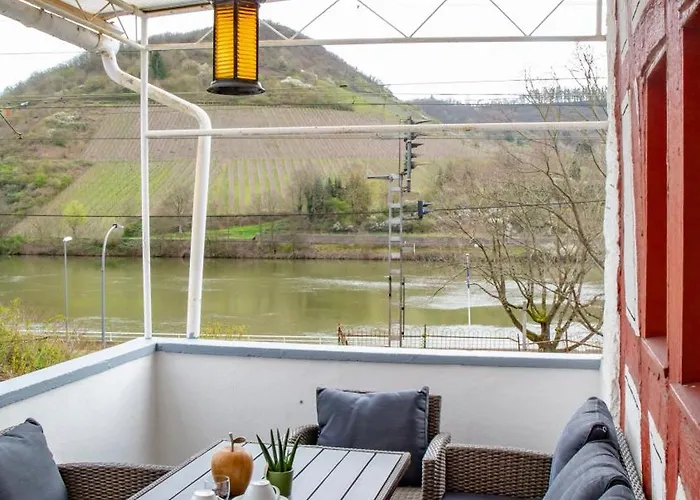 Zum Kompeskopf - Mit Moselblick Casa de Férias *